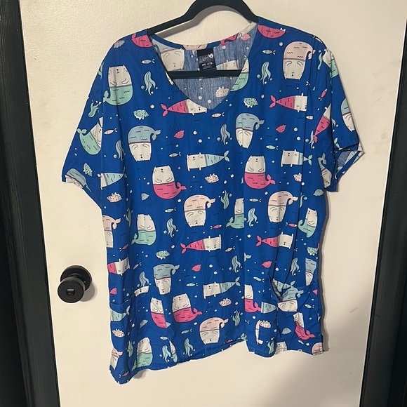 Zoe + Chloe EUC MerCat scrub top - Picture 1 of 3